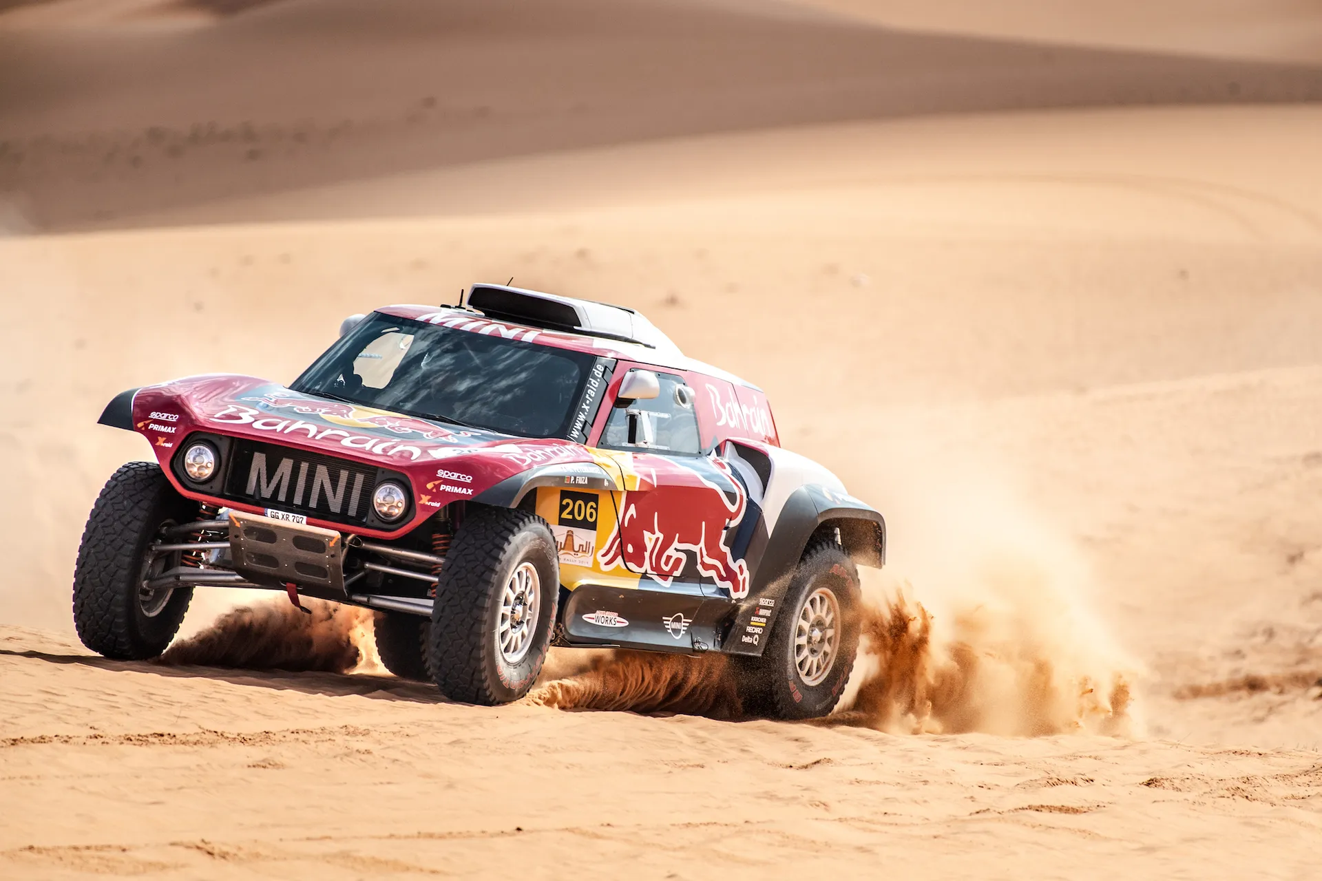 Mini JCW a contornar as dunas da Arábia Saudita no Riyadh Rally 2019