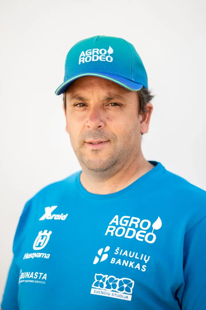 Andalucía Rally 2021: driver portrait in Agro Rodeo team shirt