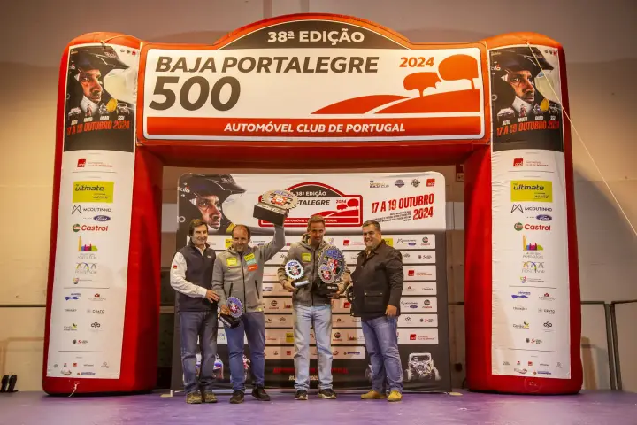 Baja Portalegre 500 2024: Four men holding trophies at awards ceremony