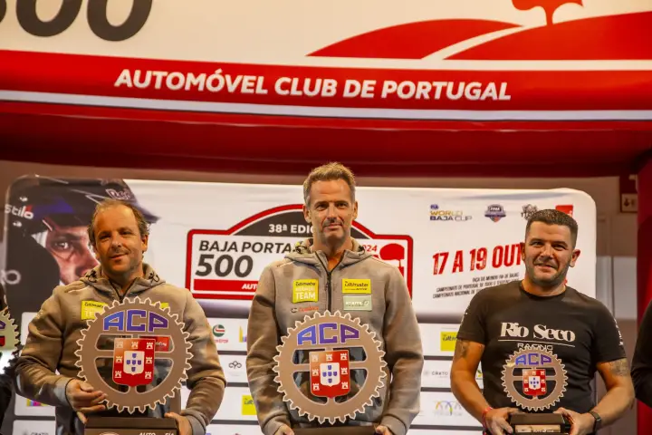 Baja Portalegre 500 2024: Three men holding ACP trophies on podium