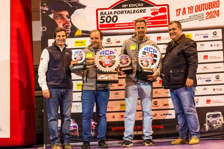 Baja Portalegre 500 2024: Two drivers holding ACP trophies on night stage