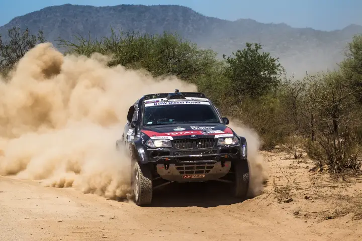 Dakar Rally 2013: BMW kicking up dust in Argentina scrub desert