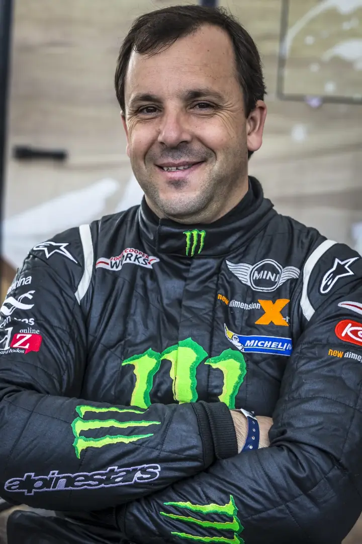 Dakar Rally 2014: Driver smiling in Monster Energy race suit