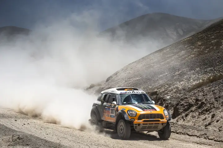 Dakar Rally 2014: Mini raising dust cloud on mountain stage