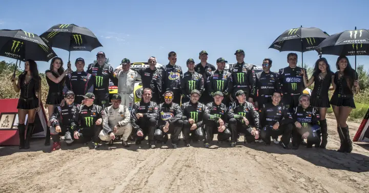 Dakar Rally 2014: Full Monster Mini team group photo