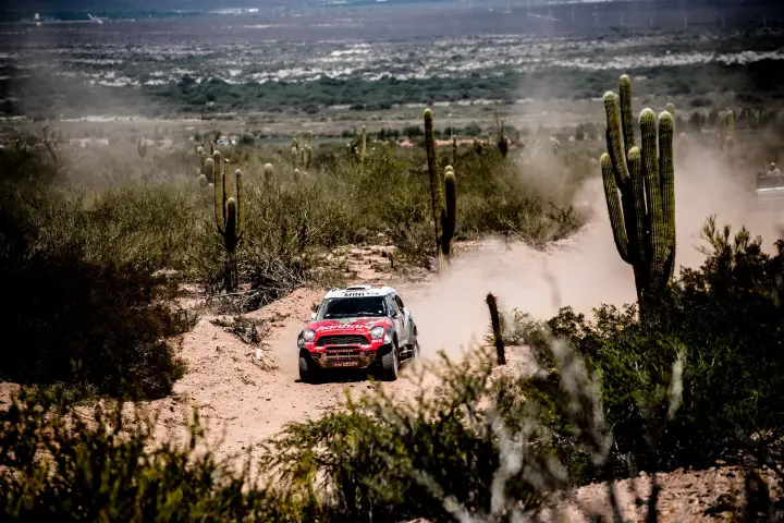 Dakar Rally 2017: Mini racing through cactus desert landscape