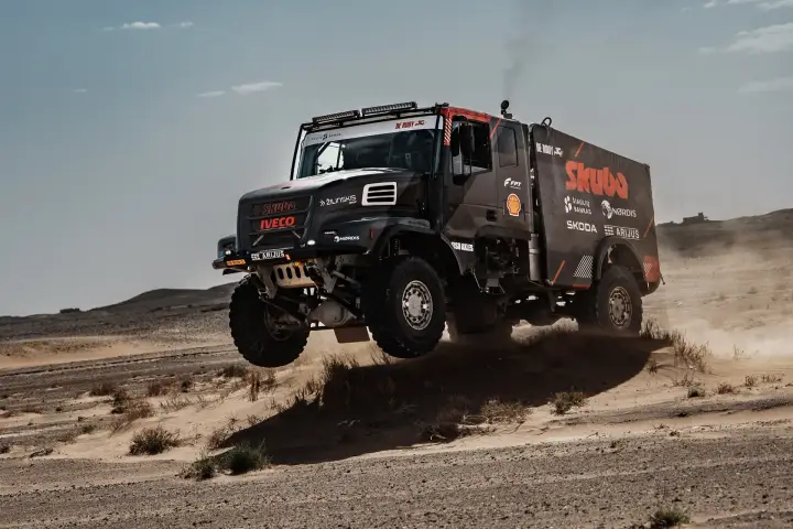 Dakar Rally 2025: Skuba Iveco truck airborne off rocky desert bump