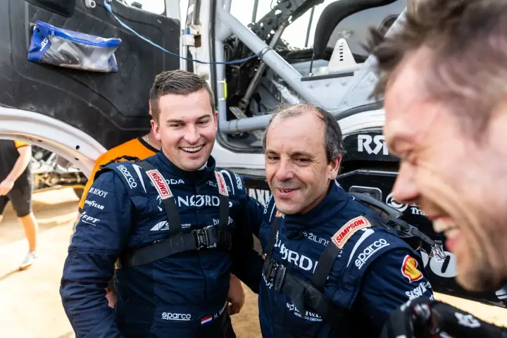 Dakar Rally 2026: Three NORDIS crew members laughing together